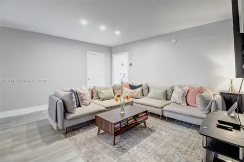 7440 Farragut Street Hollywood FL 33024
