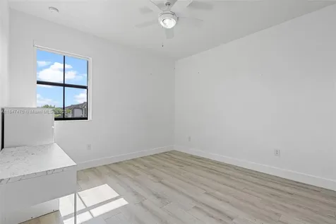 4220 SW 166th Court Miami FL 33185