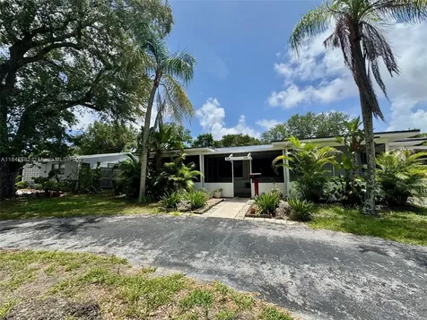 520 NE 137th Street North Miami FL 33161