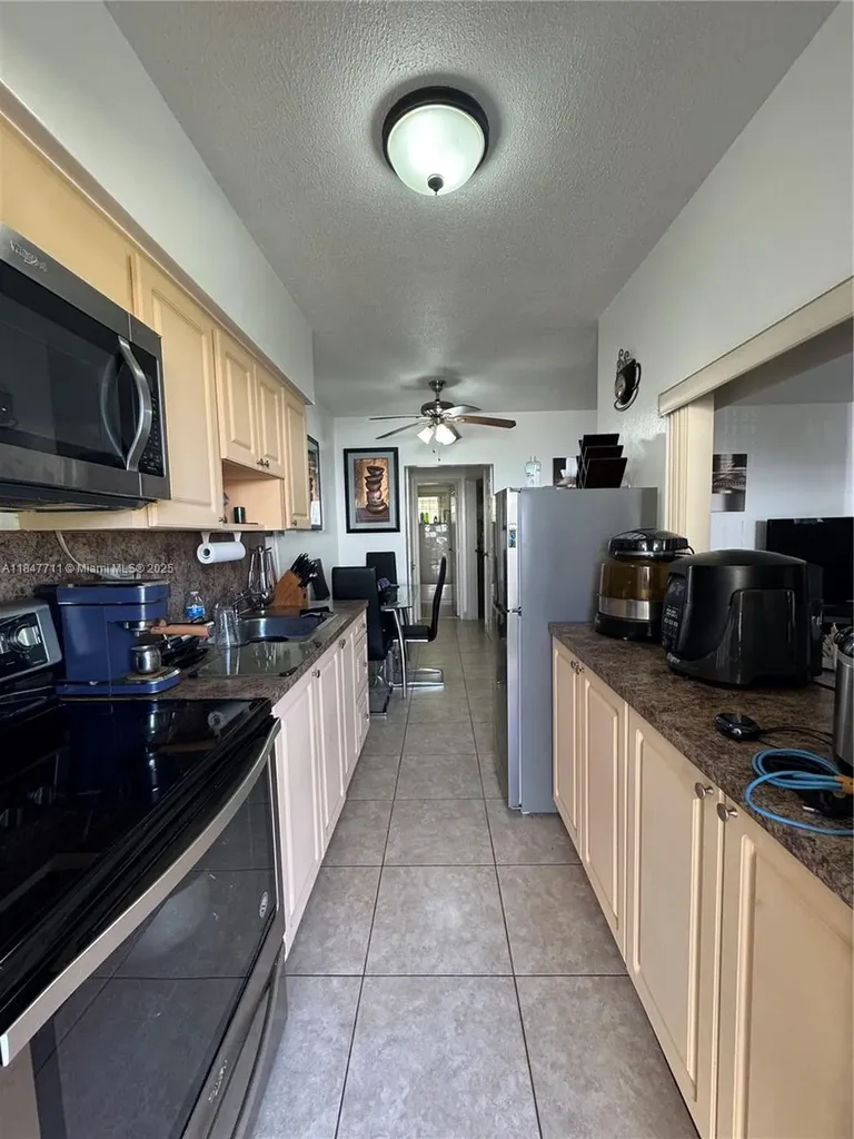 71 NW 76th Street Miami FL 33150