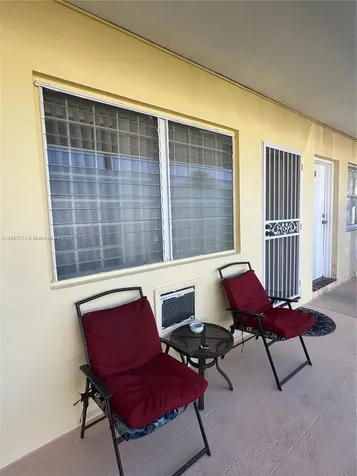 71 NW 76th Street Miami FL 33150