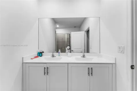 1321 SE 27th Terrace Homestead FL 33035