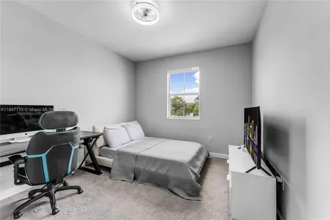 1321 SE 27th Terrace Homestead FL 33035