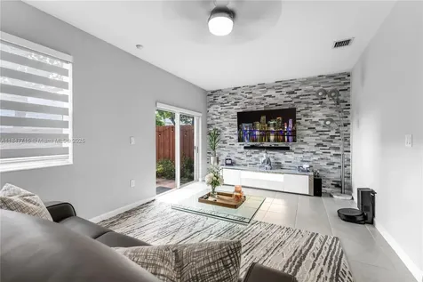 1321 SE 27th Terrace Homestead FL 33035