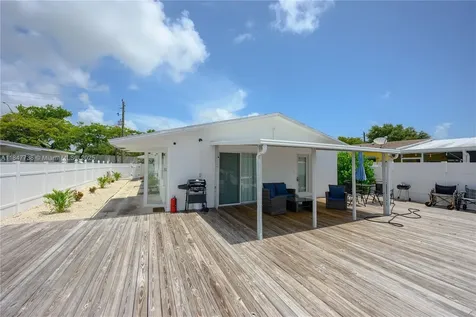 1453 NW 10th Street Dania Beach FL 33004