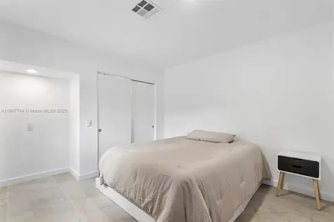 3246 Pierce Street Hollywood FL 33021