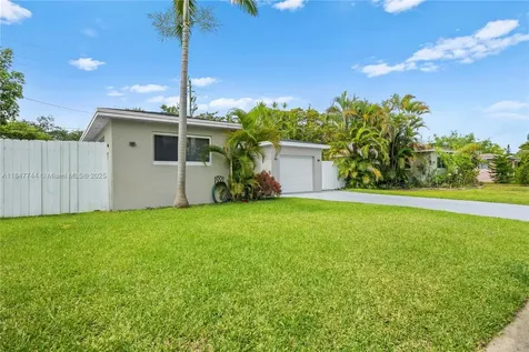 3246 Pierce Street Hollywood FL 33021