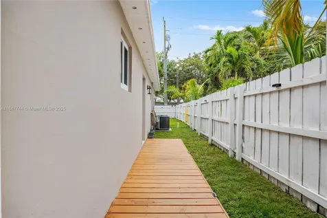 3246 Pierce Street Hollywood FL 33021