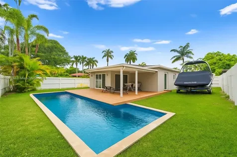 3246 Pierce Street Hollywood FL 33021