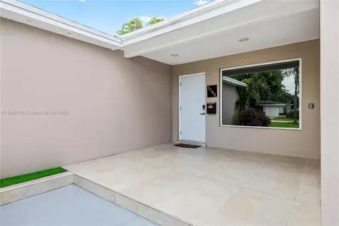 3246 Pierce Street Hollywood FL 33021