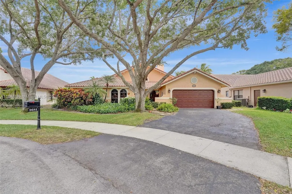 9682 Ridgecrest Court Davie FL 33328
