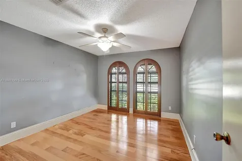9682 Ridgecrest Court Davie FL 33328