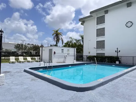 16450 NW 2nd Avenue Miami FL 33169