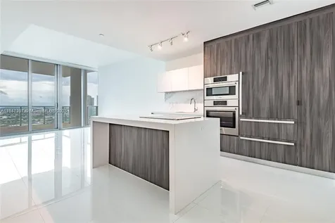 851 NE 1st Avenue Miami FL 33132