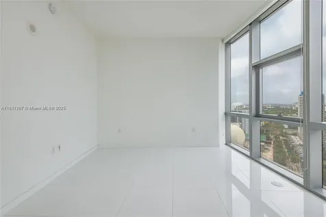 851 NE 1st Avenue Miami FL 33132