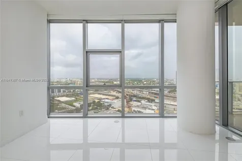 851 NE 1st Avenue Miami FL 33132