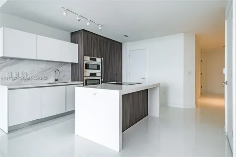 851 NE 1st Avenue Miami FL 33132