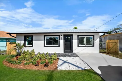 8477 SE Begonia Way Hobe Sound FL 33455