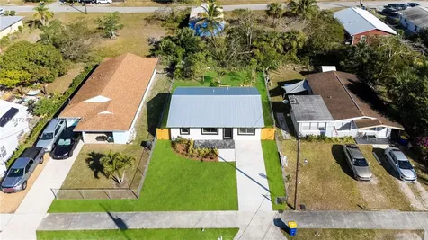 8477 SE Begonia Way Hobe Sound FL 33455
