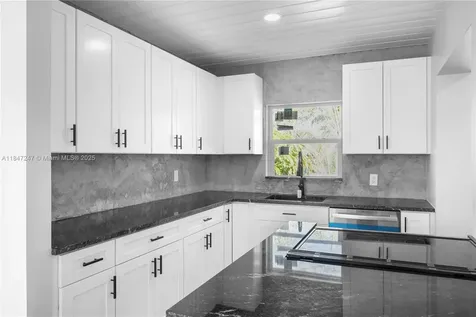 8477 SE Begonia Way Hobe Sound FL 33455