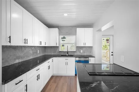 8477 SE Begonia Way Hobe Sound FL 33455