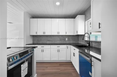 8477 SE Begonia Way Hobe Sound FL 33455