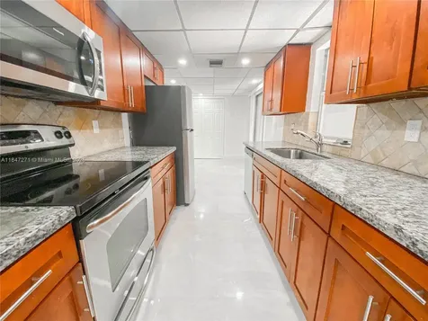 7805 NW 67th Avenue Tamarac FL 33321