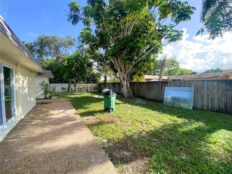 7805 NW 67th Avenue Tamarac FL 33321
