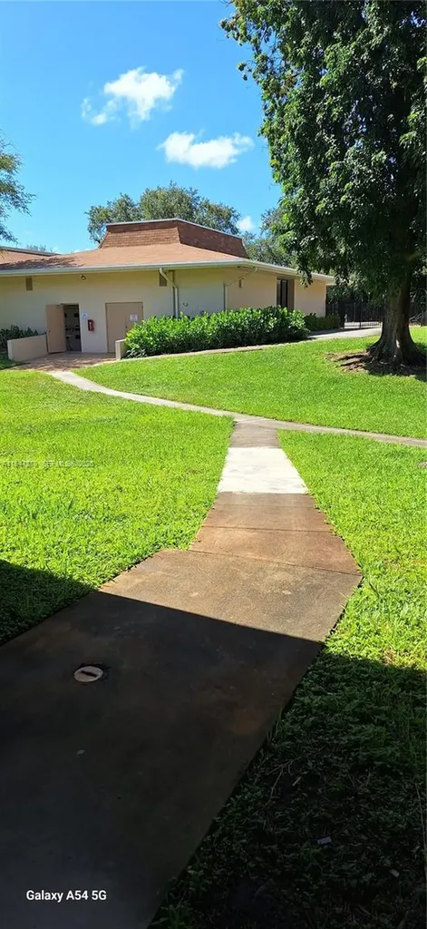 5835 Washington Street Hollywood FL 33023