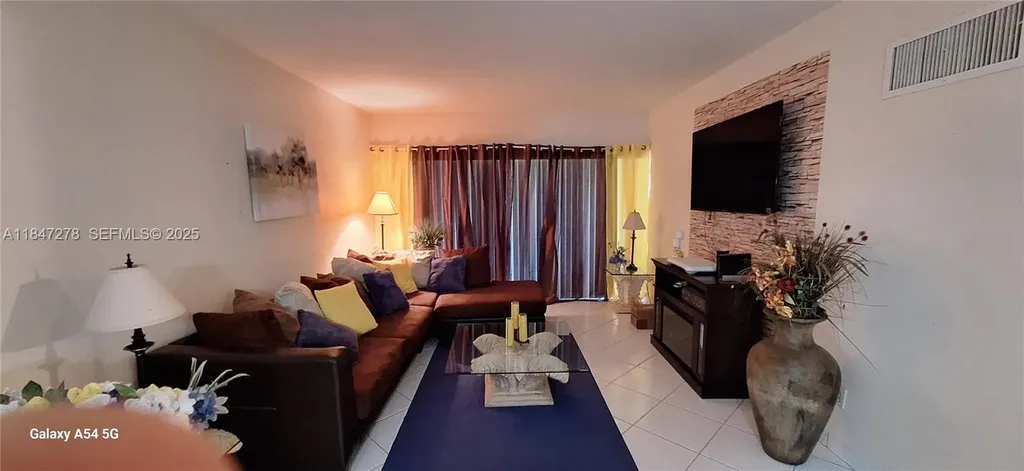5835 Washington Street Hollywood FL 33023