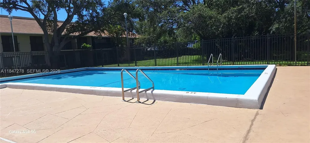 5835 Washington Street Hollywood FL 33023