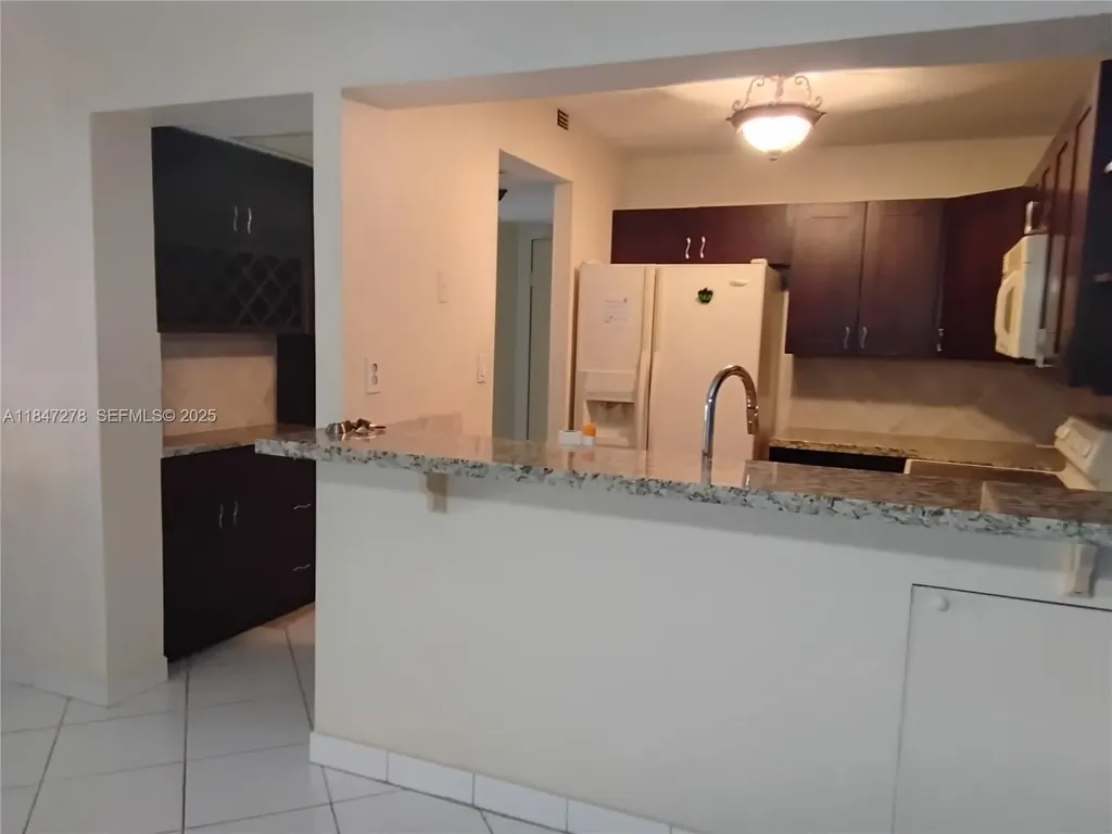 5835 Washington Street Hollywood FL 33023