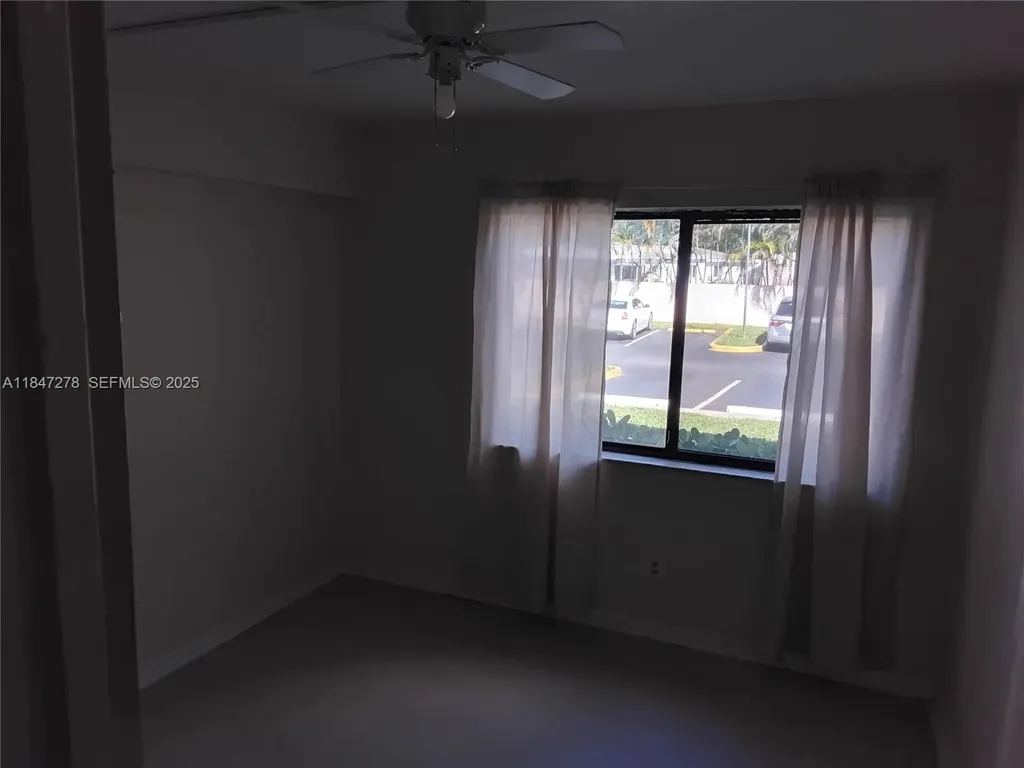 5835 Washington Street Hollywood FL 33023