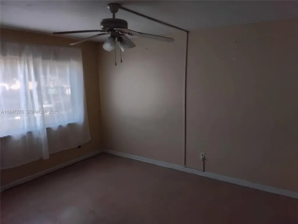 5835 Washington Street Hollywood FL 33023