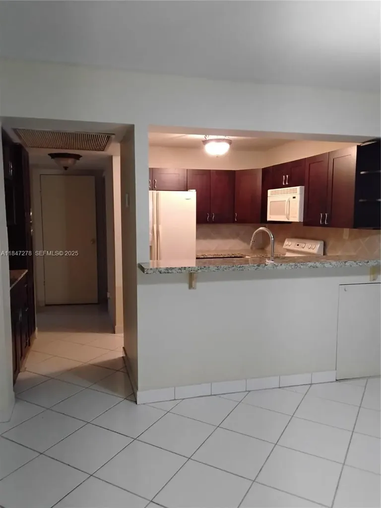 5835 Washington Street Hollywood FL 33023