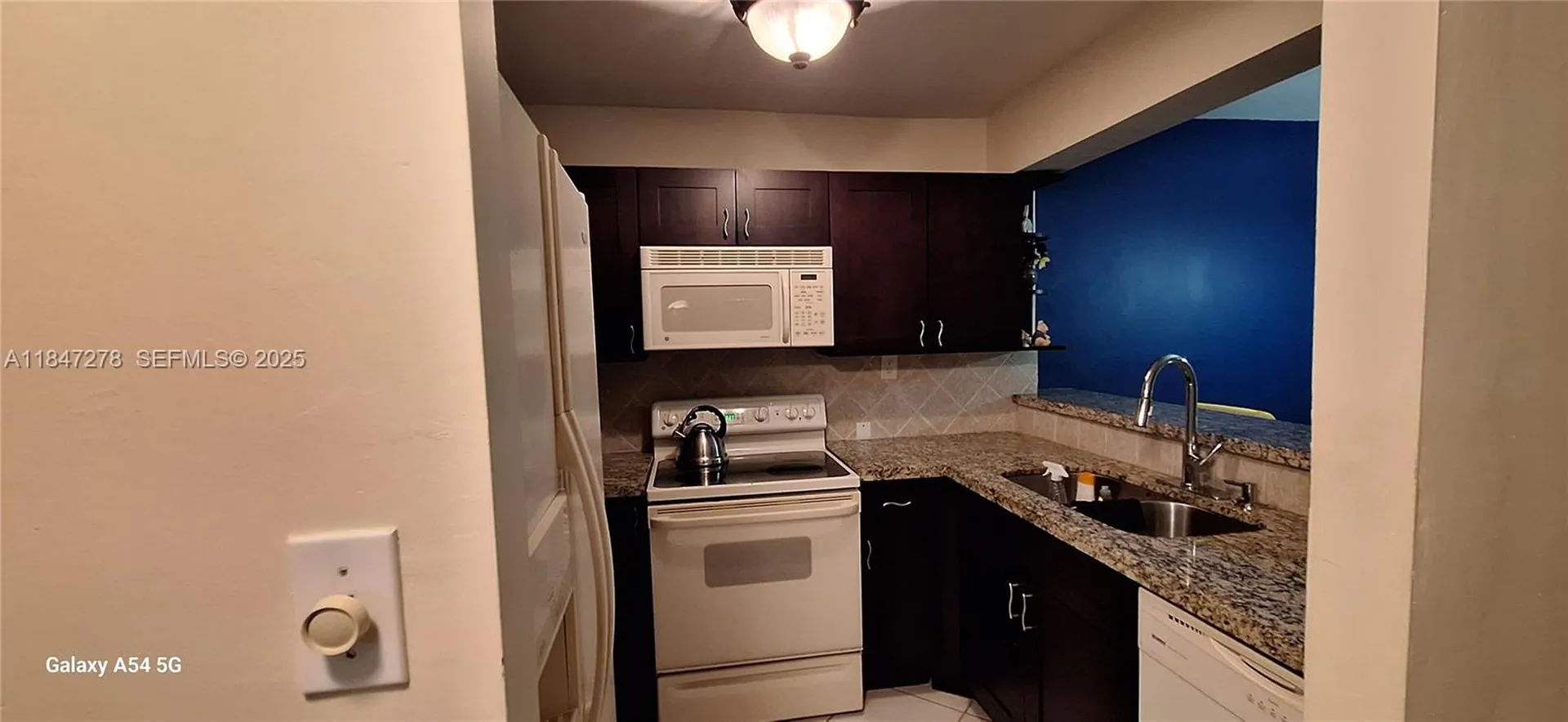 5835 Washington Street Hollywood FL 33023