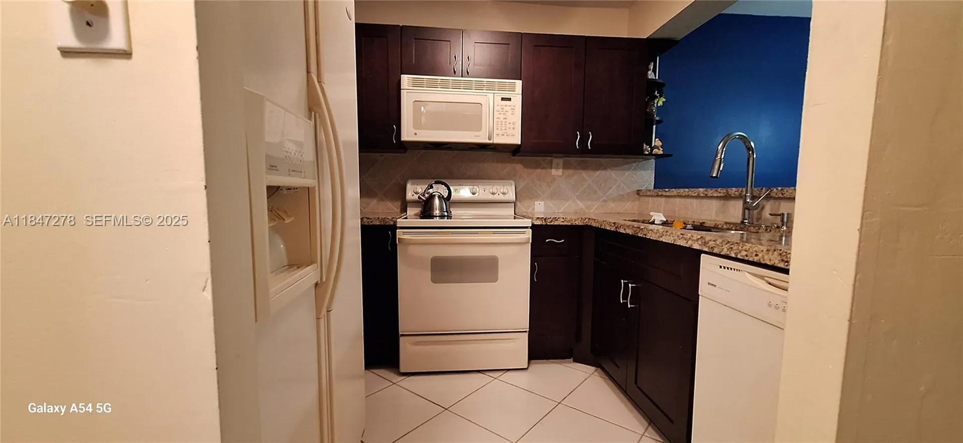 5835 Washington Street Hollywood FL 33023