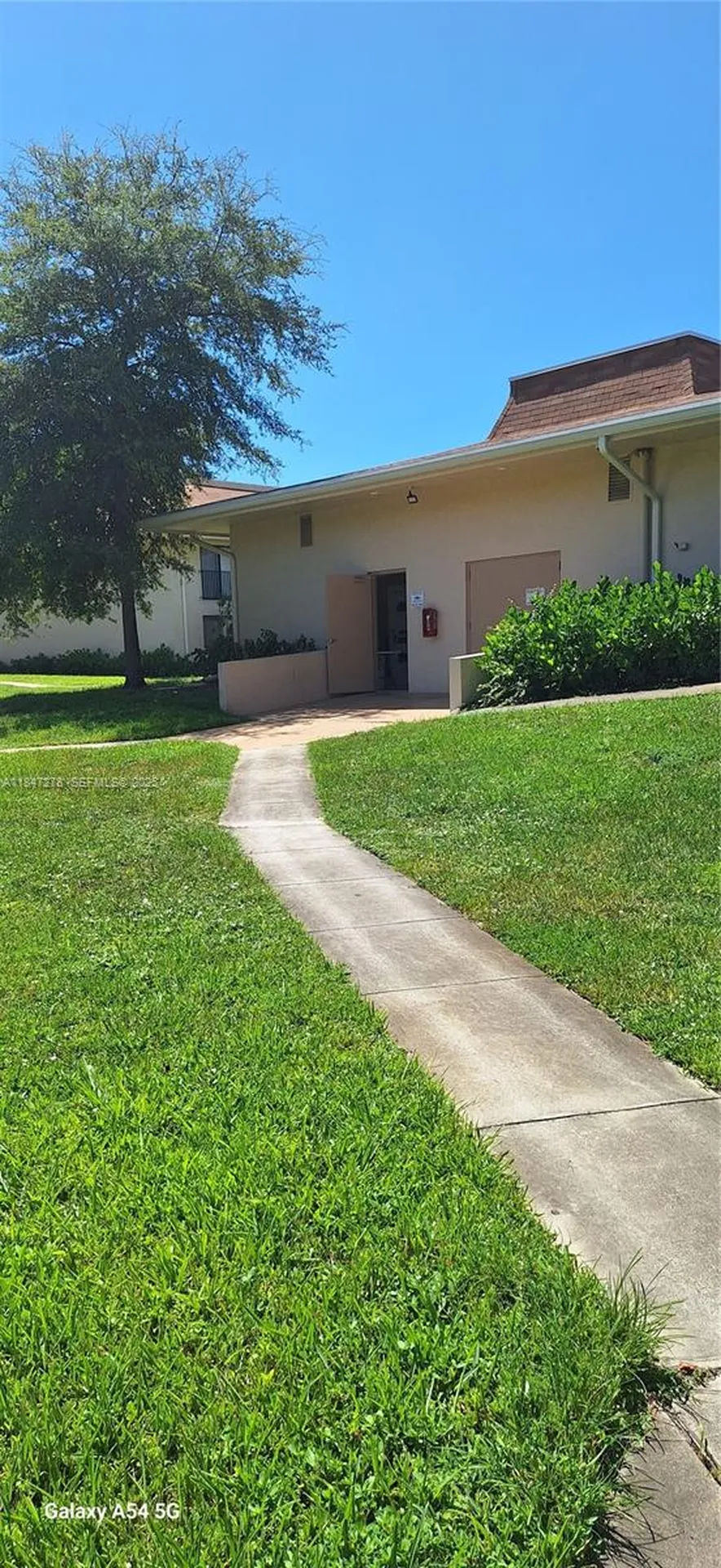 5835 Washington Street Hollywood FL 33023