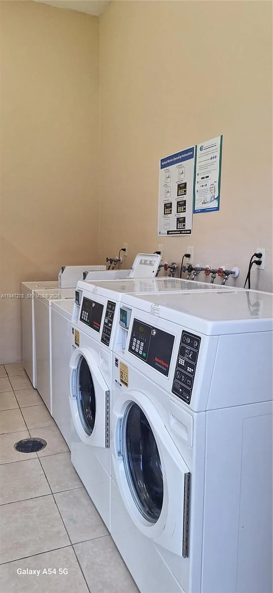 5835 Washington Street Hollywood FL 33023