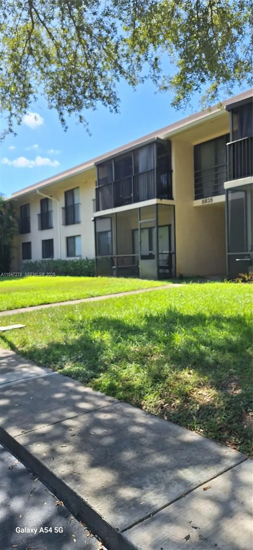 5835 Washington Street Hollywood FL 33023