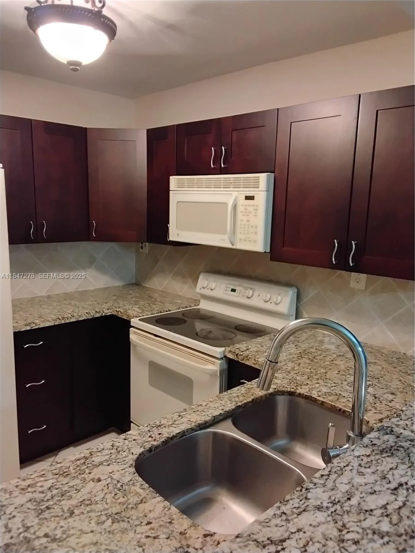 5835 Washington Street Hollywood FL 33023