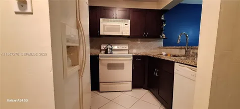 5835 Washington Street Hollywood FL 33023