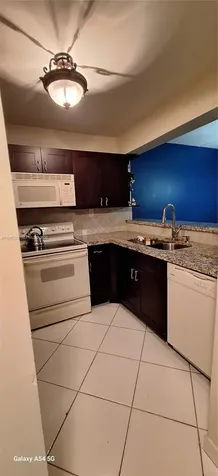 5835 Washington Street Hollywood FL 33023