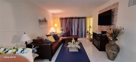 5835 Washington Street Hollywood FL 33023