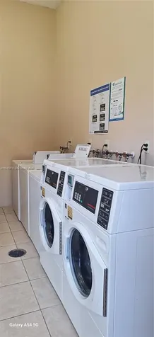 5835 Washington Street Hollywood FL 33023