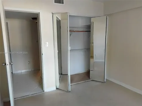 5835 Washington Street Hollywood FL 33023