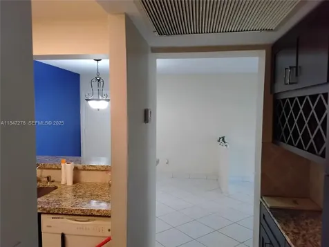 5835 Washington Street Hollywood FL 33023