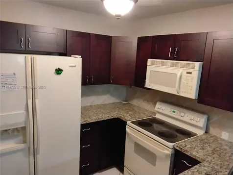 5835 Washington Street Hollywood FL 33023