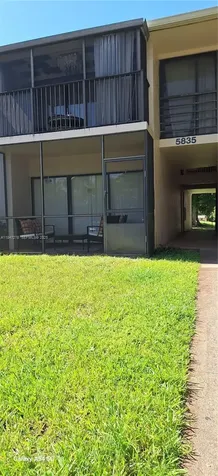 5835 Washington Street Hollywood FL 33023
