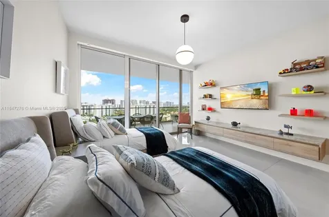 18975 E Collins Avenue Sunny Isles Beach FL 33160